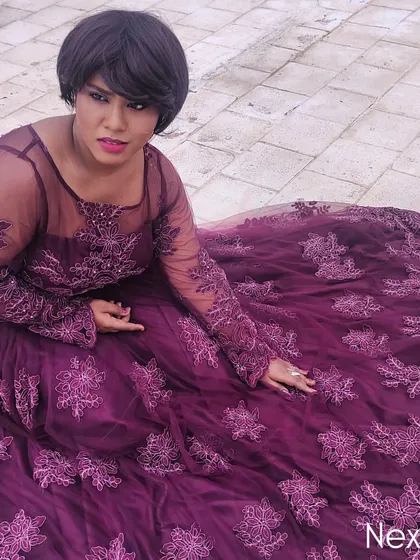 A more contemplative look. This gown offers a versatile style, suitable for various moods and event themes.