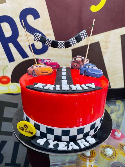 Kids' Character & Cartoon Cakes photo 70