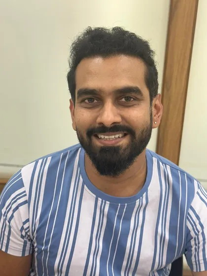 Seeing my patients happy with their natural-looking results is the best part of my work. We worked together to address his hair loss concerns, achieving a result that looks and feels completely natural.