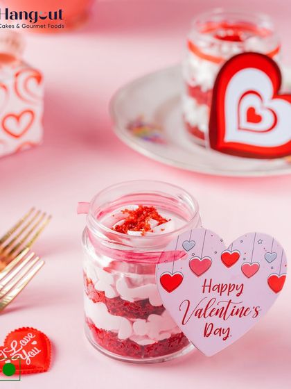 Our Red Velvet dessert jar is a piece of art. It features layers of soft red velvet sponge sandwiched between silky smooth cream cheese frosting, perfect for a Valentine's treat.