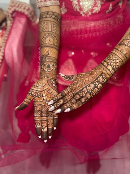 Full Bridal Mehendi (Hands) photo 8