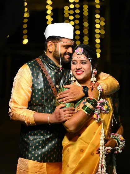 An intimate and happy moment during the Haldi ceremony. My floral jewellery is designed to be comfortable and beautiful, allowing you to fully enjoy every part of your celebration.