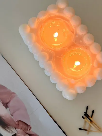 Our large bubble candle is the perfect gift to give your favorite girls this Galentine's Day.