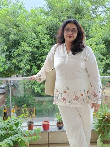 Embrace style and comfort effortlessly with our versatile linen outfits. This co-ord set can be customized to your request.