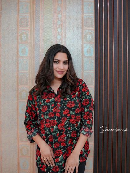 Alankara Homestories - Custom Wall & Window Treatments As Seen In: Celebrity Homes photo 8