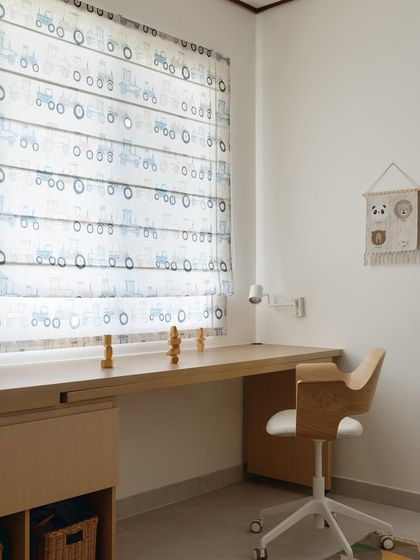 A duplicate of 143, showing the study nook in the kids' room.