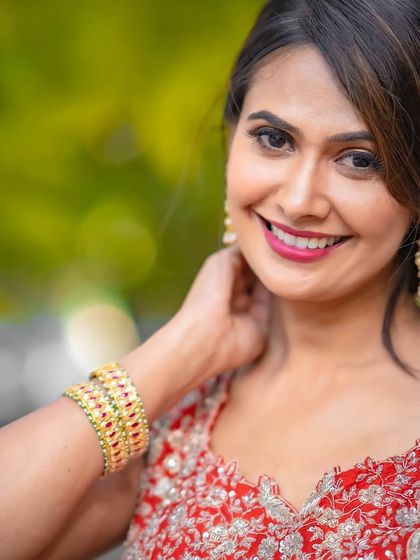 Bhuvana Reeds - Online Makeup Classes Reception & Party Glam photo 32