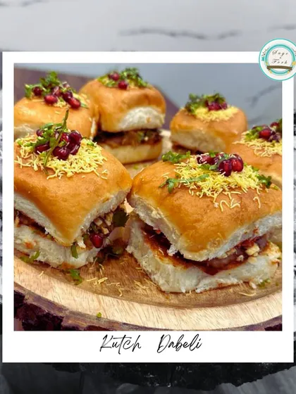 A taste of Gujarat with my Kutch Dabeli. These are soft pav buns stuffed with a sweet and spicy potato filling, garnished with sev and pomegranate seeds for a burst of texture and flavor.