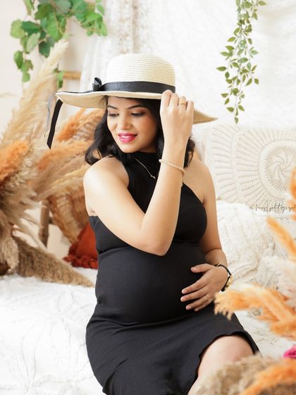 Solo Radiance: Portraits of the Mother-to-Be photo 108