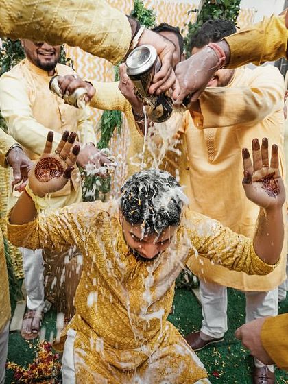Haldi, Mehndi & Sangeet: Poori Masti & Dhamal photo 21