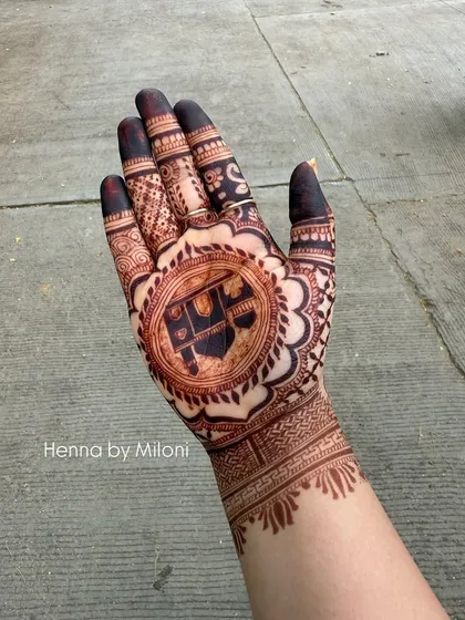 Look at that beautiful, dark stain. This intricate elephant design was created using my own henna paste. This is the kind of rich, bold color you can achieve with my natural henna powder and oils after proper aftercare.