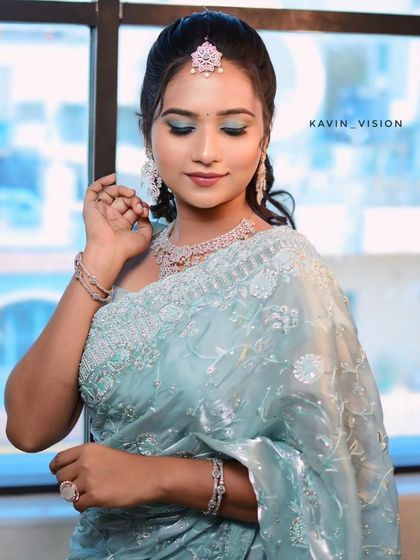 Inisha Rental Dress - Bridal & Occasion Jewellery Rental Modern Reception & Party Wear photo 3