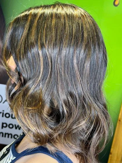 A close-up of the golden light brown highlights, showing the seamless blend of colors.