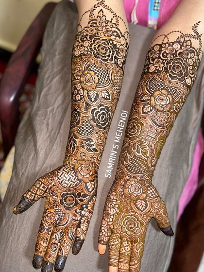 A stunning bridal floral design for my client Roohi. The pattern uses a mix of dark and light shading to create a beautiful 3D effect.