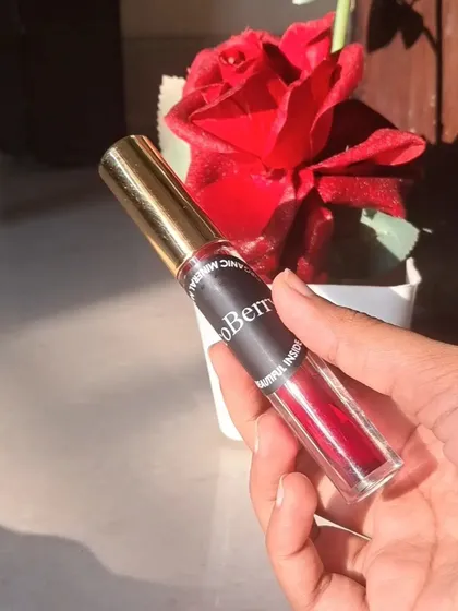 A review of my water-based lip tint. It's transfer-proof, chemical-free, and provides great stability and color.