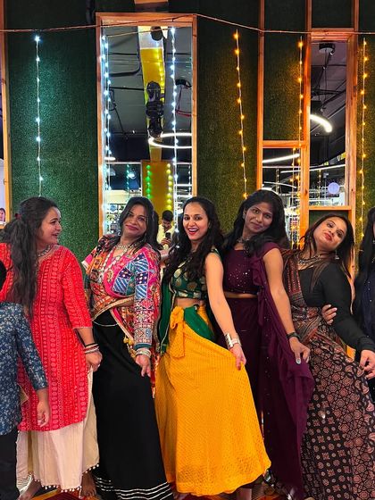 Meenal Dubey - Wedding & Sangeet Choreography Garba & Dandiya Nights photo 7