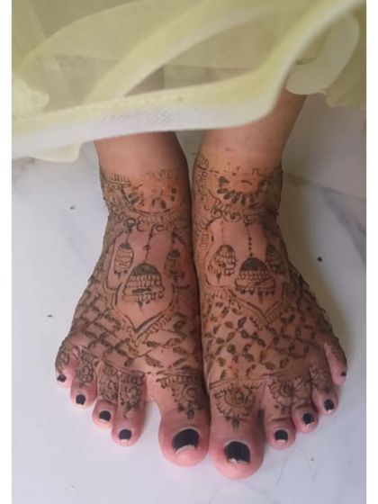 Chandu - Guest & Party Mehendi Beautiful Feet Designs photo 3