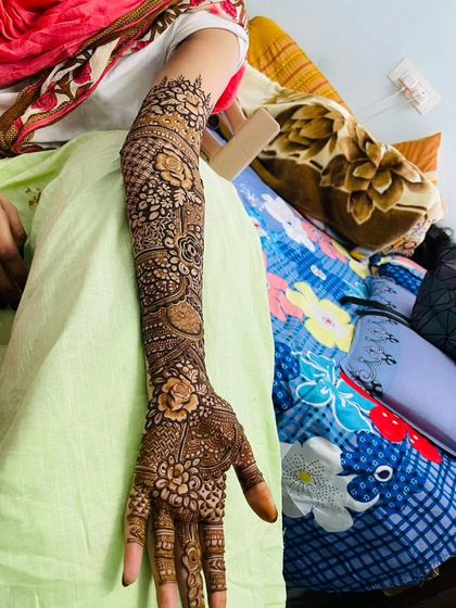 Shaikh Yasmeen - Bridal Mehendi Intricate Floral & Paisley Designs photo 61