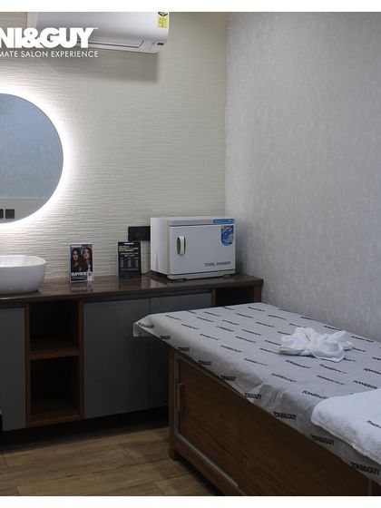 Step into my clean and modern facial room at the Lucknow salon. I maintain the highest standards of hygiene, with a sterilizer for all tools and fresh linens for every client.