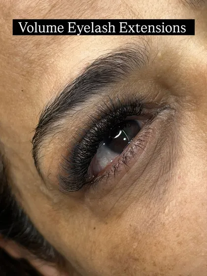 For days when you want that full-on drama, Volume extensions are the answer. We create lightweight fans to give you a dense, fluffy, and dark lash line that really makes your eyes pop. Perfect for a shaadi or a big event.
