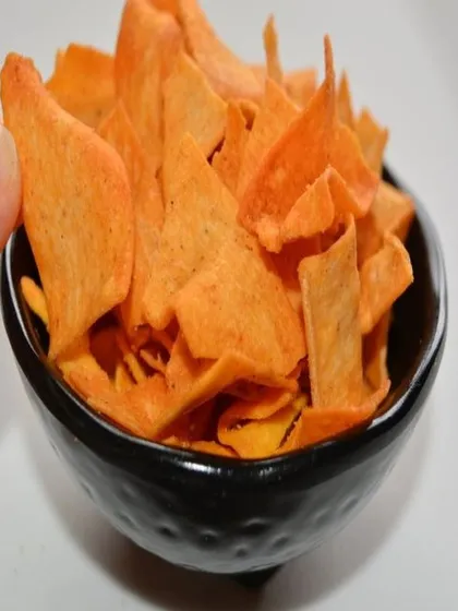 Here is a close-up of my crispy baked chips. They are the perfect low calorie evening snack, giving you all the crunch you love without any of the oil from frying.