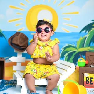 Baby & Maternity Photographer