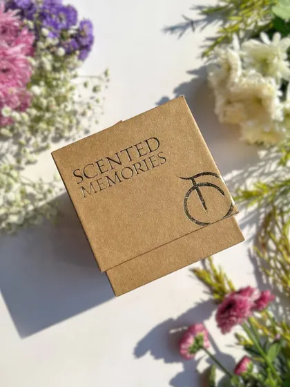 A boxed treasure of spring fragrances. This simple, elegant box is a promise of the beautiful scents waiting to be discovered inside.