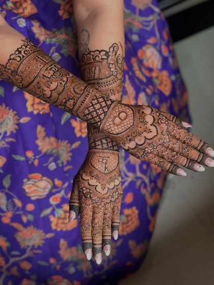 The full view of the engagement design, perfect for celebrating this special milestone.