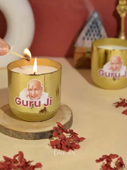For the devotees of Guruji, this candle is a perfect, meaningful gift to start the new year with his blessings.