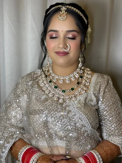 The eye makeup for the night phera look, featuring soft, blended shades and a subtle glow.