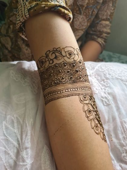 Mehndi Designer - Mehndi Artistry Services A Closer Look: Intricate Details photo 9