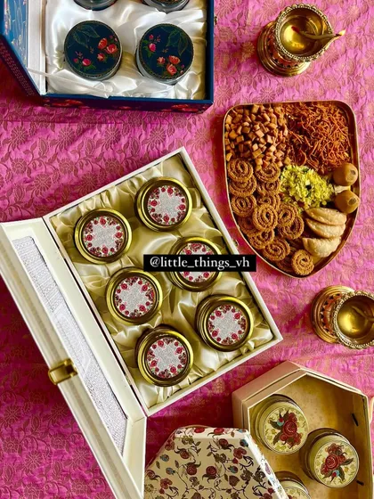 Another look at our exclusive mini 'Faral' hampers, perfect for taking your Diwali gifting to the next level with a touch of culture.