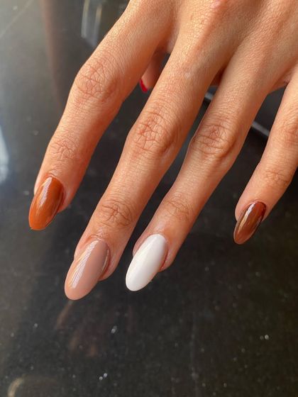 The full set of brown and nude gradient nails. This is a perfect example of a custom color palette that I can create just for you.