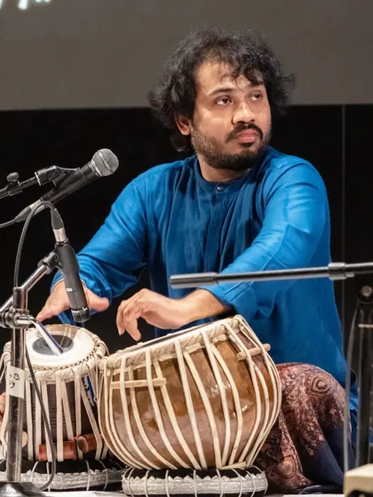 A series of photos from my tabla solo concert in Abu Dhabi, organized by the Maharashtra Mandal. It was a joy to share the sound of the tabla with music lovers there.