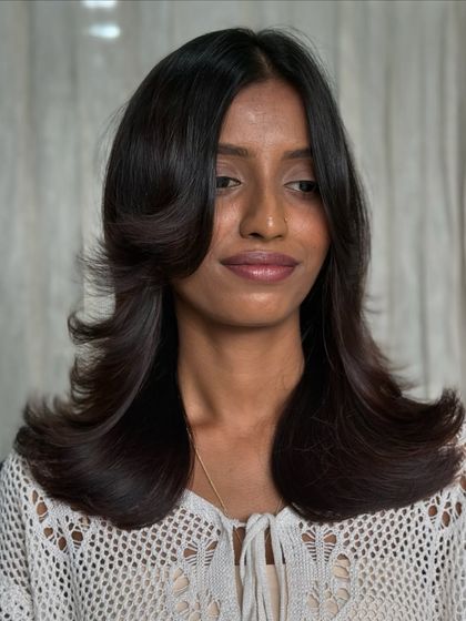 Sleek Bobs & Layered Cuts photo 4