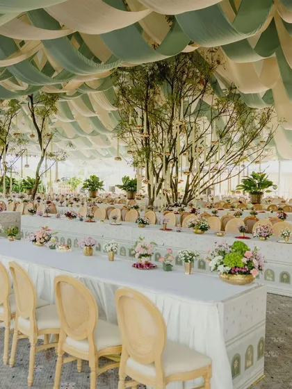 Understanding and honoring cultural traditions is at the core of what we do. For this beautiful South Indian wedding, we designed an elegant and authentic Sadhya lunch experience, ensuring every detail, from the decor to the seating, was a respectful and beautiful reflection of the ceremony.