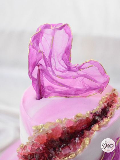 Dee's Bake Studio - Custom Cakes Elegant & Artistic Cakes photo 5