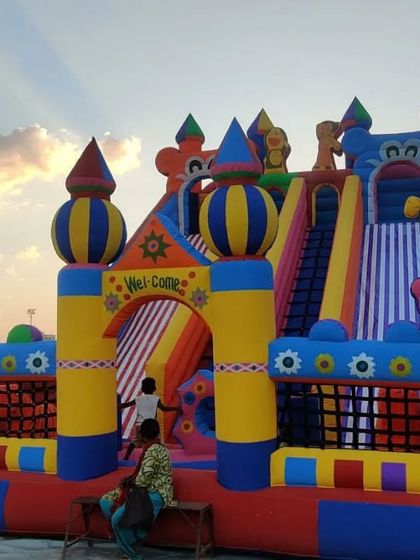 Multi-Lane Sliding Castles photo 30