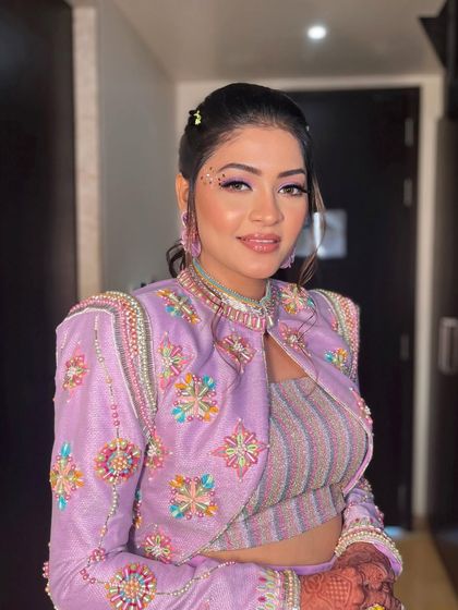 Vibrant Mehendi & Haldi Looks photo 20