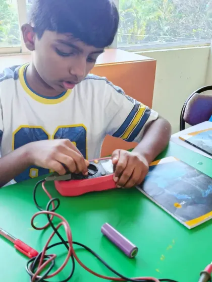 Little Wings Innovation Labs - STEM & Robotics Workshops Hands-On Electronics photo 9