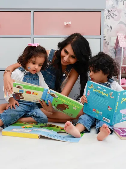 Story time is such a special part of the day. During an at-home session, I capture these quiet, everyday routines that are filled with so much love and connection.
