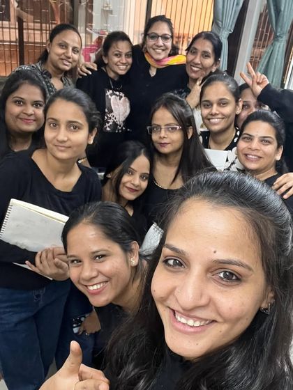 The energy in our offline classes is amazing! A happy selfie with our students who are all smiles after mastering a new technique.