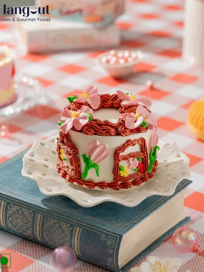 Bold, nutty, and beautiful. This Coffee Walnut Bento Cake is your go-to for cozy cravings, combining the rich flavor of coffee with the crunch of walnuts.