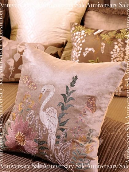 Ekaani - Luxury Home & Spiritual Decor Luxurious Linens: Cushions & Bedcovers photo 25