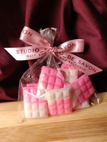 Indulge guilt-free in my mini chocolate soap bars. They are perfect for travel or as a small treat for yourself. They also make a great, fragrant addition to any gift hamper.