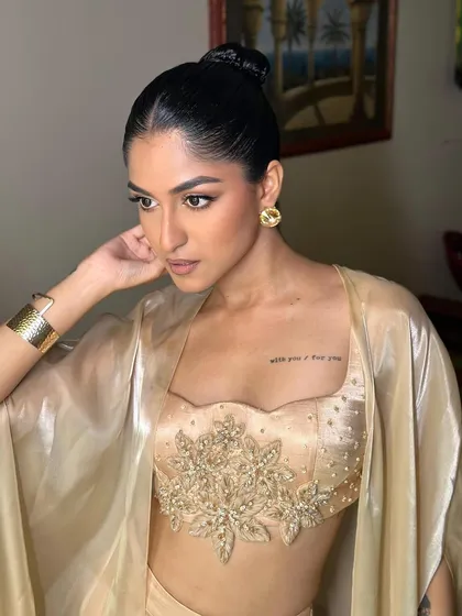 Latina vibes, but make it glam. This look is all about a bold, sultry glow with the right amount of drama, perfect for deeper skin tones.