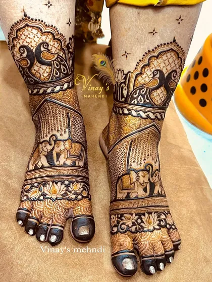 A top-down view of the intricate bridal foot design, highlighting the symmetry and detail.