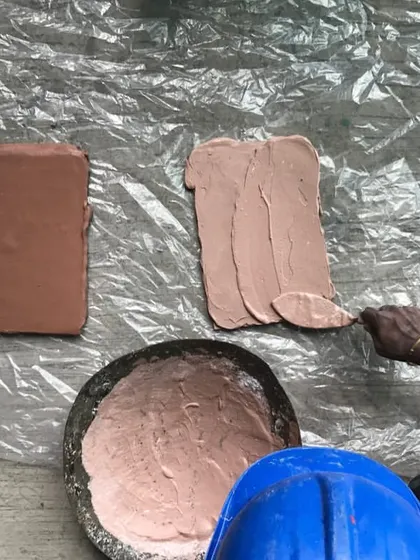 The texture and color of a home are born from a process of exploration. We work hands-on with artisans to develop custom plaster finishes, mixing locally sourced pigments, minerals, and oxides to create surfaces that are unique to each project and its environment.