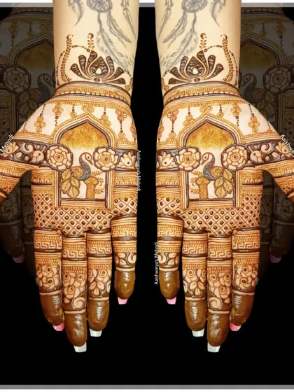 The full two-hand view of the peacock in a jharokha design. The symmetry and detail make this a stunning choice for a bride or bridesmaid.