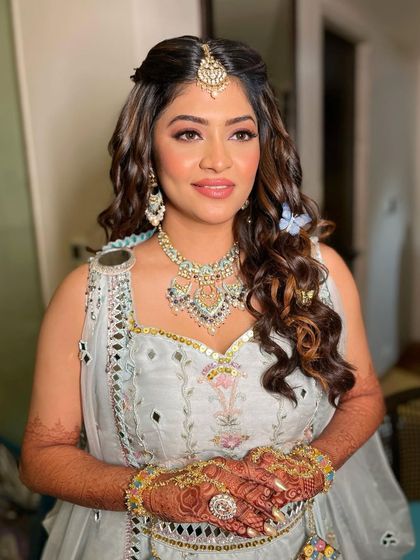 Vibrant Mehendi & Haldi Looks photo 28